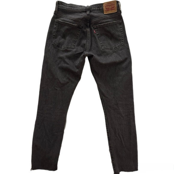 Levi’s 501 S Women’s Jeans W25 L28 Dark Wash Distressed Hem - Picture 6 of 10